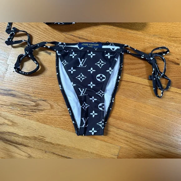NWT LV BLACK & WHITE BIKINI SWIM - Picture 3 of 4